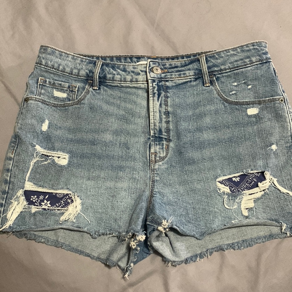 Women’s Old Navy high rise cut off jean shorts
